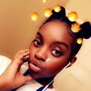 Meet your Posher, Deedee